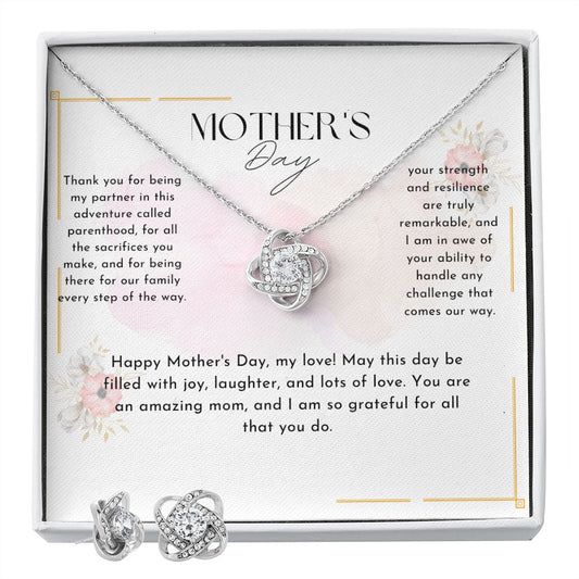 Pink Aesthetic Mother's Day (Card (Landscape)) (1000 × 1000 px) Love Knot and Earring set|Mom