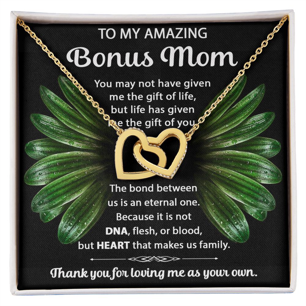 Bonus Mom interlocking hear necklace