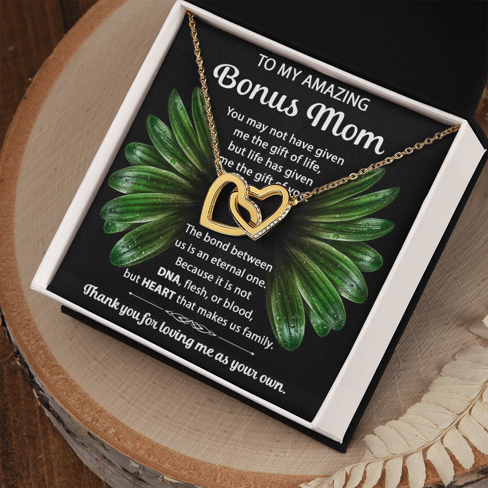 Bonus Mom interlocking hear necklace