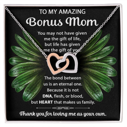 Bonus Mom interlocking hear necklace