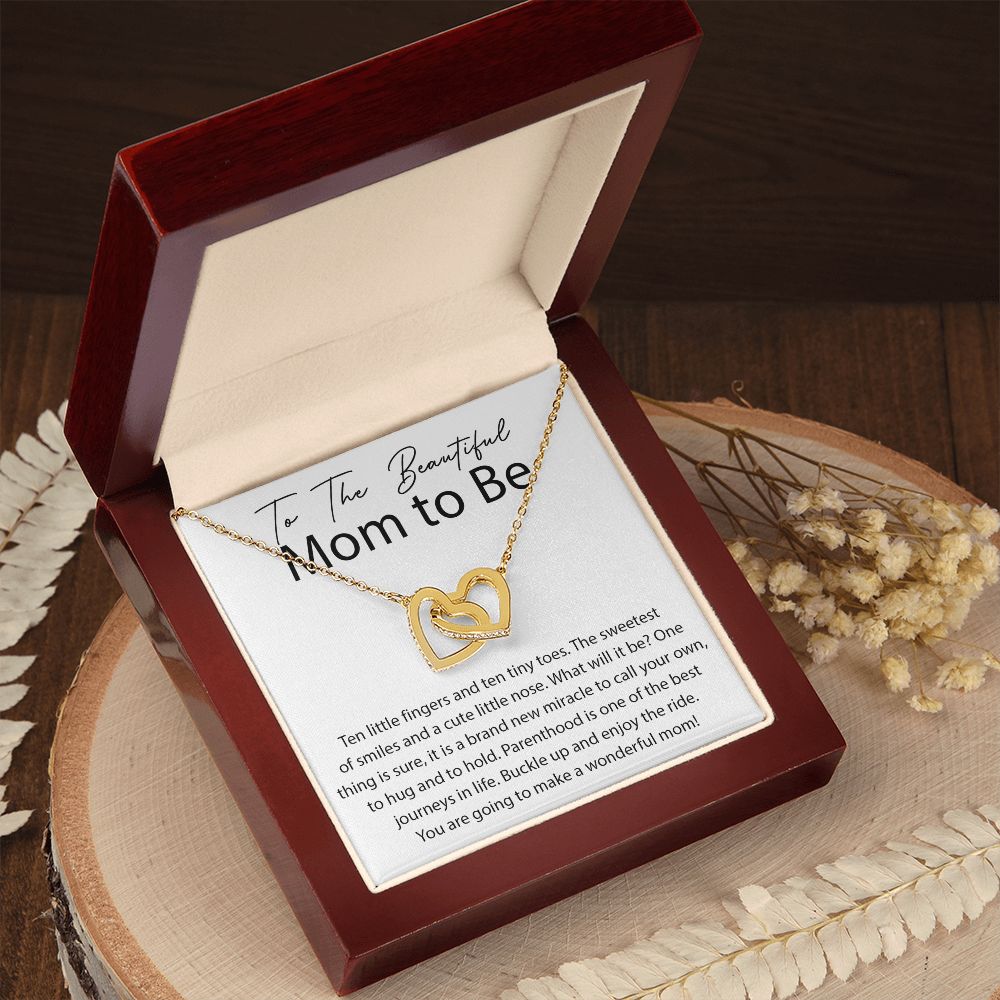 You will make a Wonderful Mom interlocking hear necklace